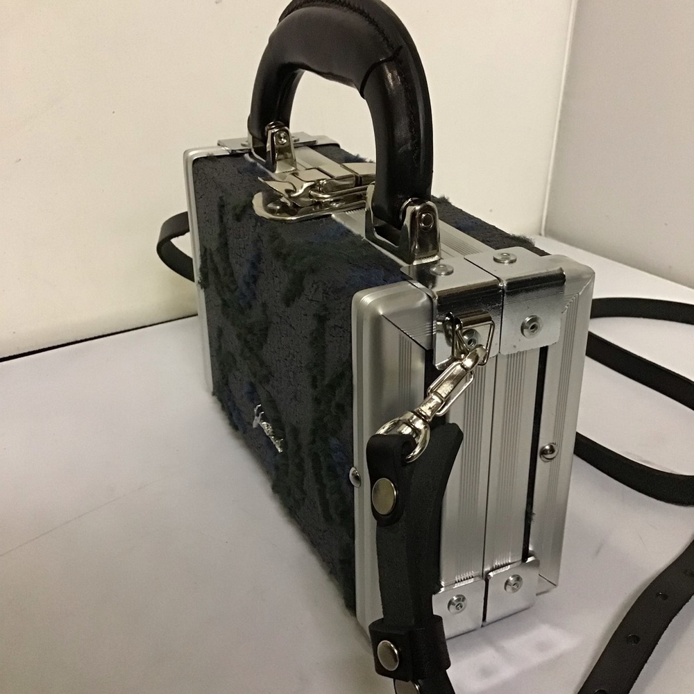 Julien David Case With Detachable Strap - image 2